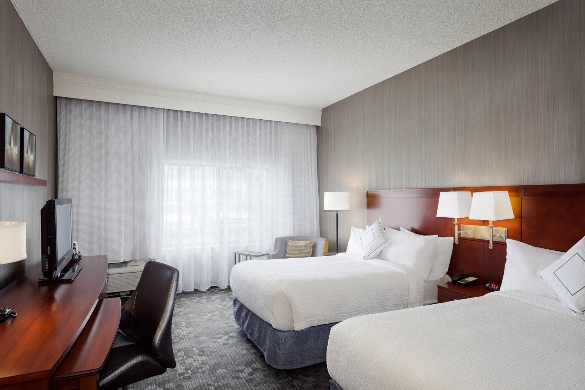 Courtyard By Marriott Stockton Hotel Ngoại thất bức ảnh