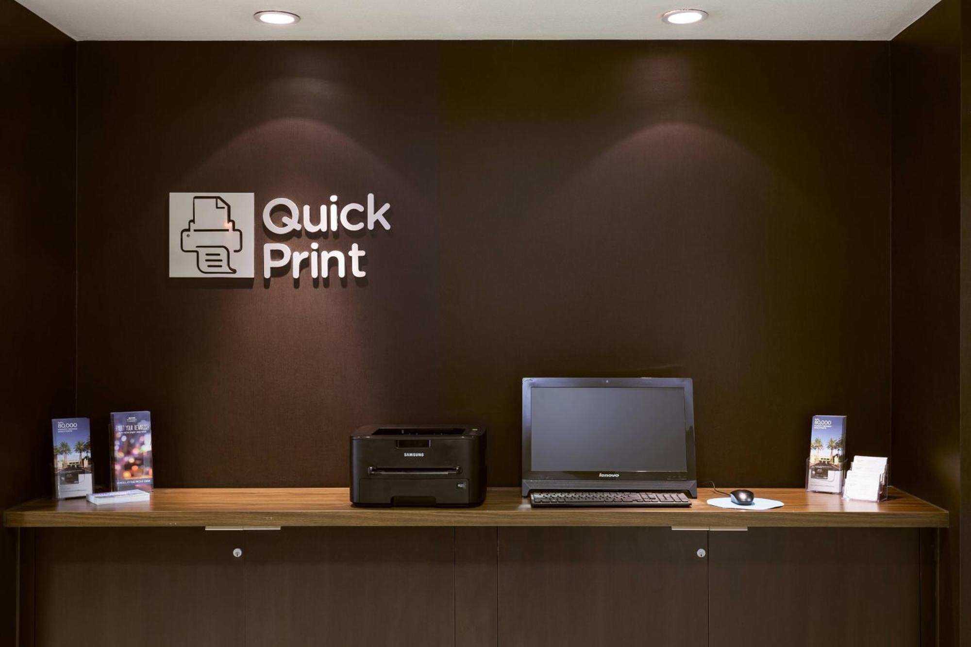 Courtyard By Marriott Stockton Hotel Ngoại thất bức ảnh