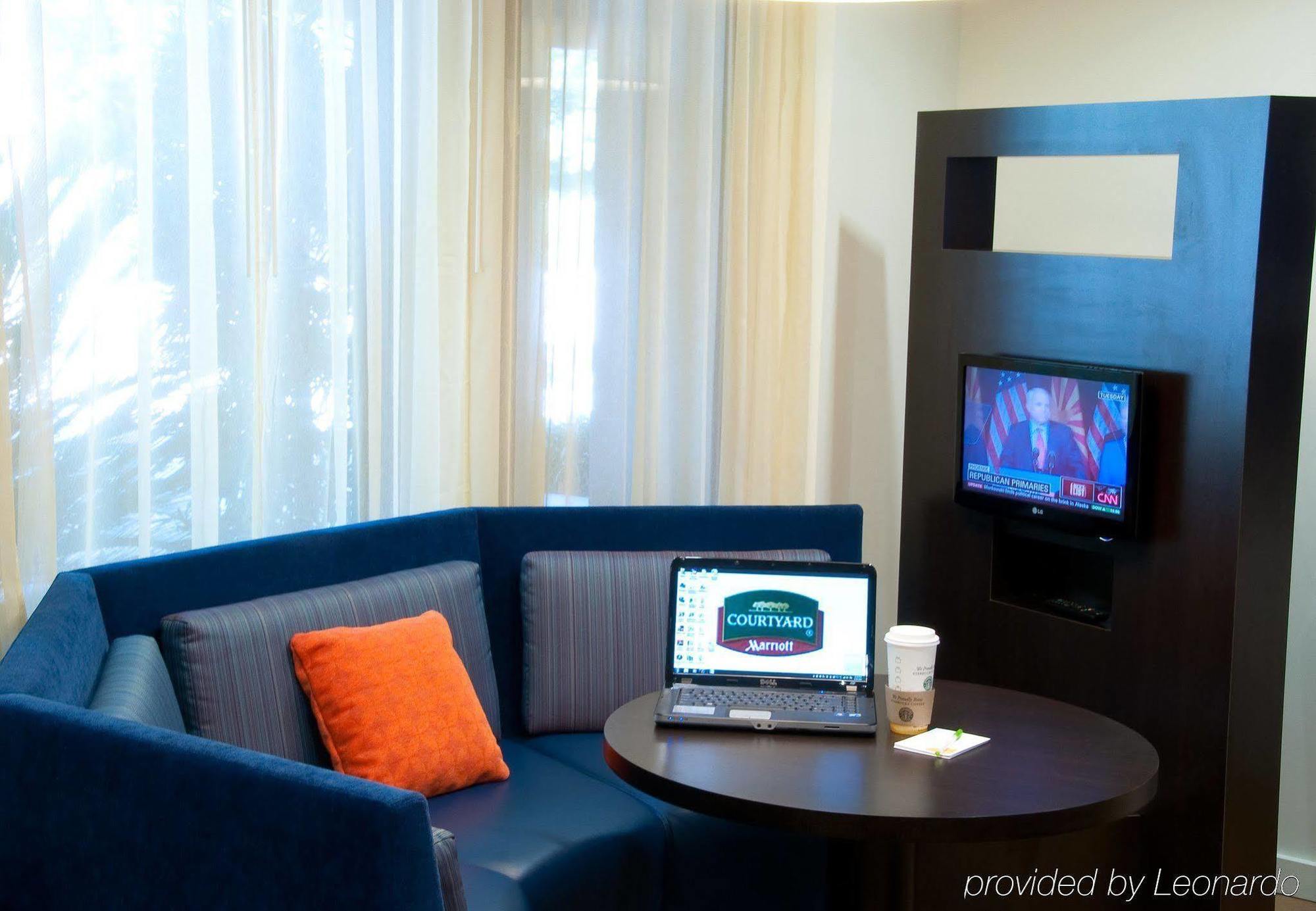 Courtyard By Marriott Stockton Hotel Ngoại thất bức ảnh