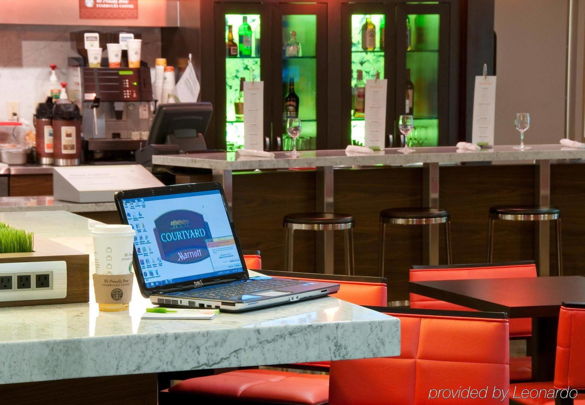Courtyard By Marriott Stockton Hotel Ngoại thất bức ảnh