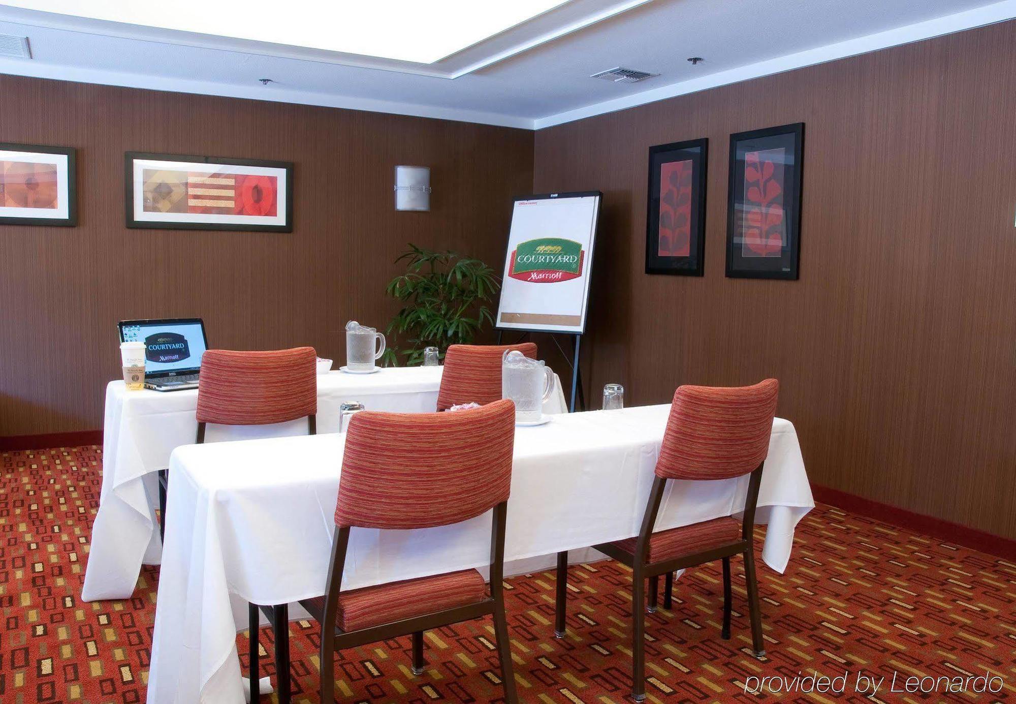 Courtyard By Marriott Stockton Hotel Ngoại thất bức ảnh